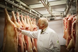 Yes, Vicars Game does sell meat.....